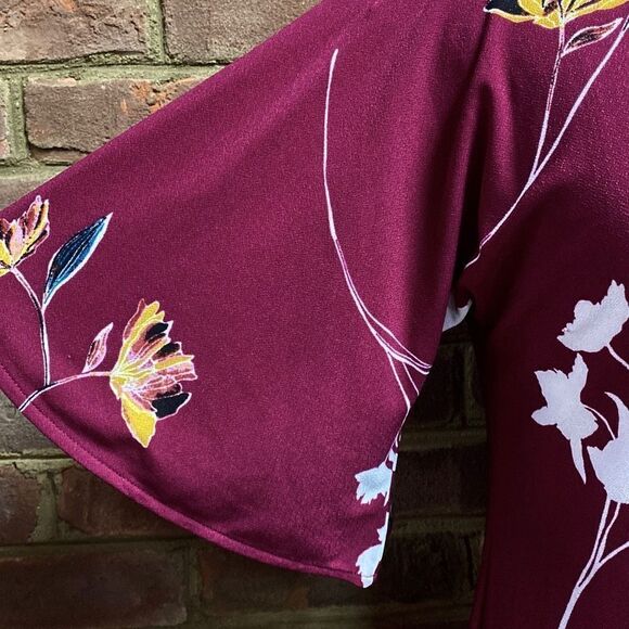 Apt.9 Floral Flutter Sleeve Dress Size Small - Picture 4 of 8